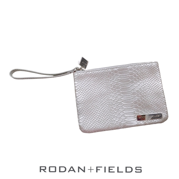 NEW Rodan Fields Silver Metallic Embossed Snake Skin Wristlet Cosmetic B… - Picture 1 of 7